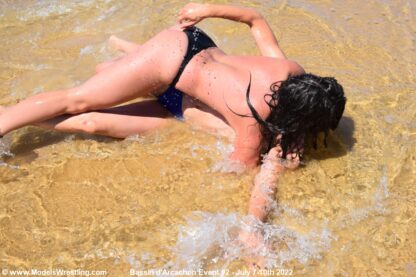 CZERNA vs PAOLINE - On the Beach - Image 5